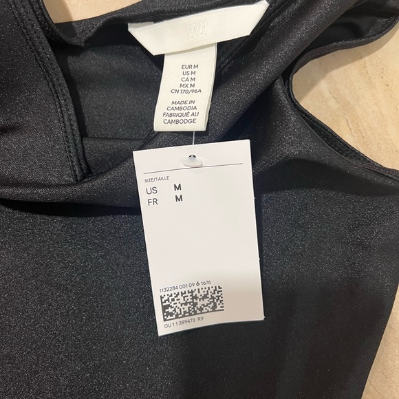 V neck sleeveless thong bodysuit - Picture 2 of 5